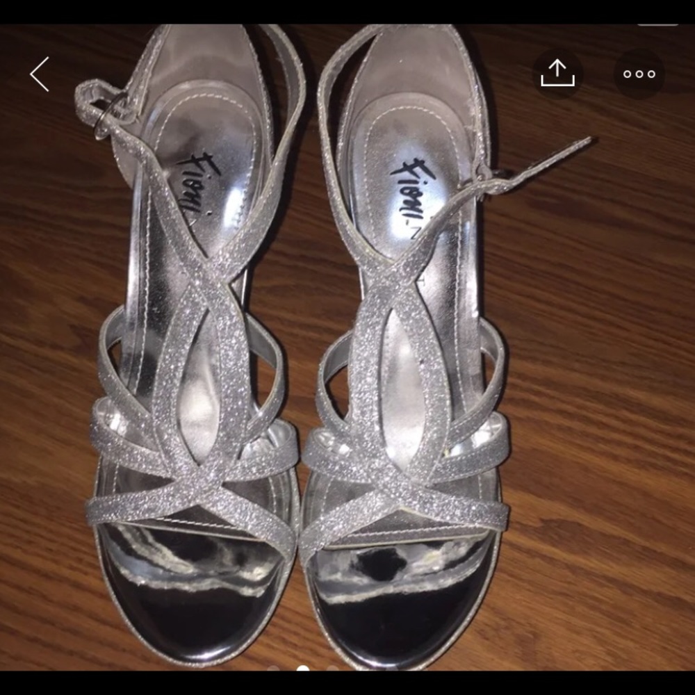 Heels - Picture 2 of 5